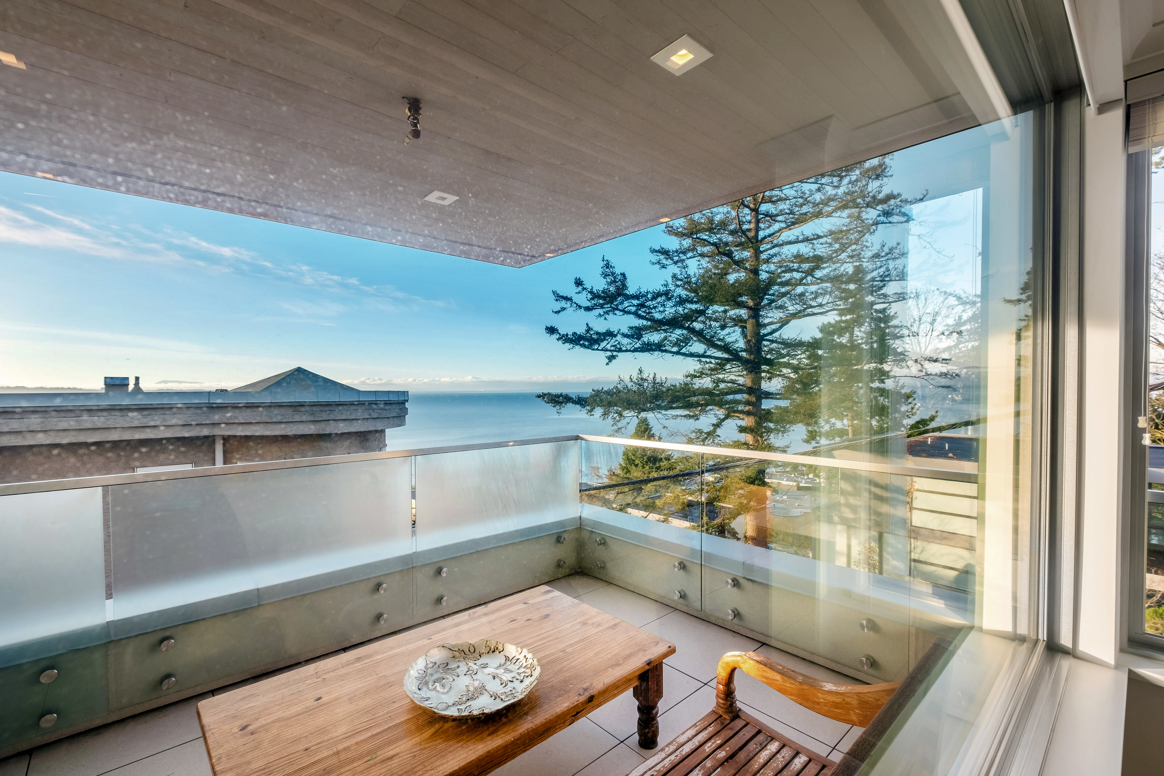 15046 Buena Vista Avenue